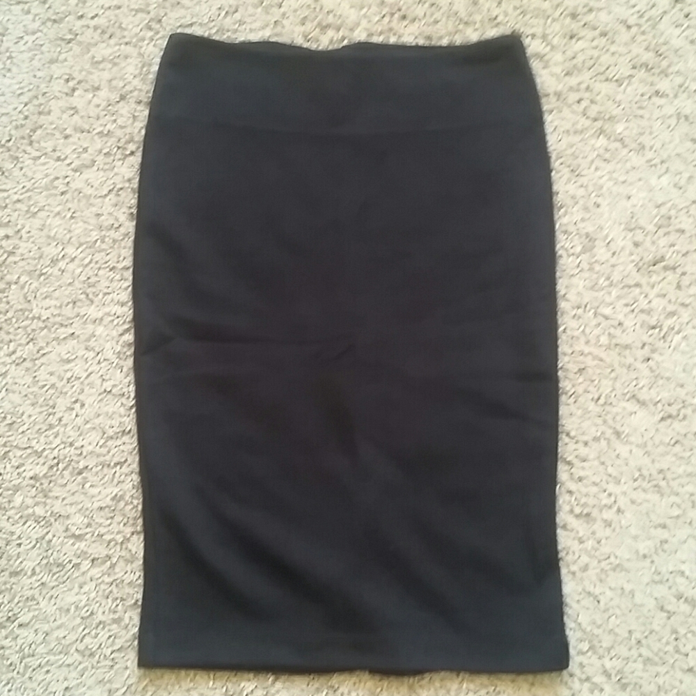Black pencil skirt